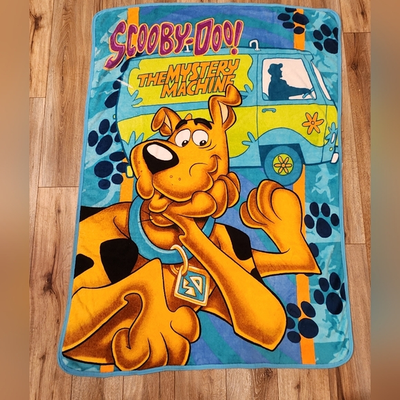 Scooby-Doo Blue and Yellow Throw Blanket - Picture 1 of 4